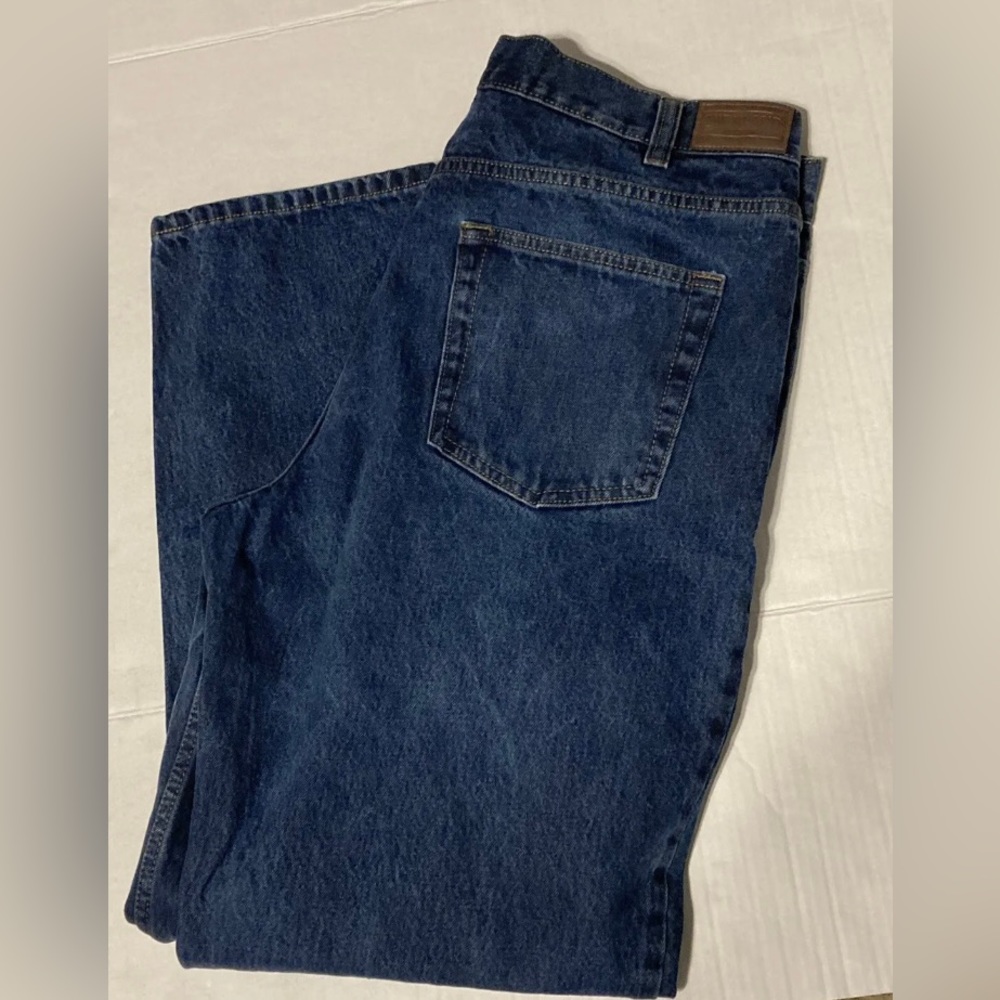 Kirkland Signature 38/32 men’s dark denim blue jeans
